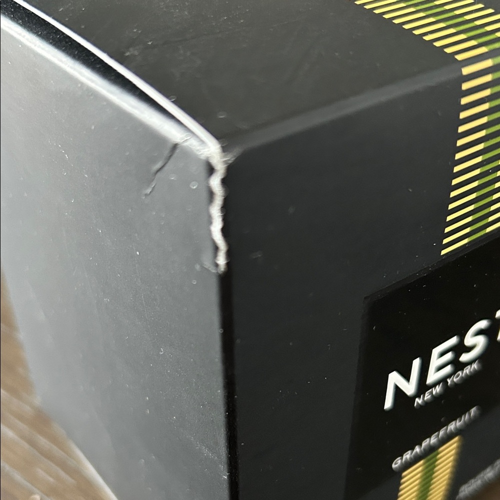 NEST Fragrances Grapefruit Candle NIB - Picture 6 of 8